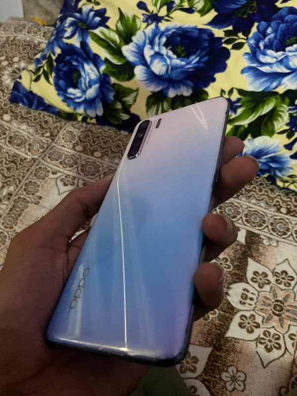 Oppo F15 0