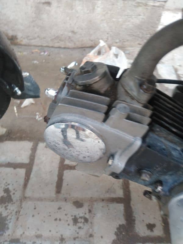 super star bike engine silad tyer brand new orangi tone Karachi 5