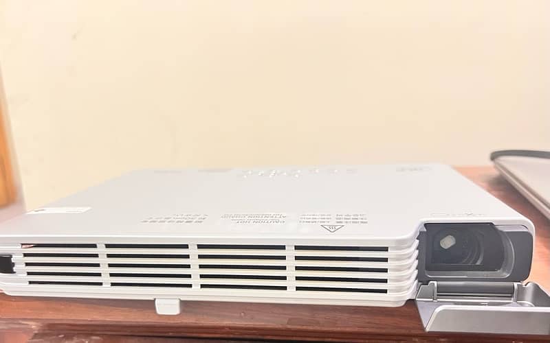 Casio projector XJ-S46 2