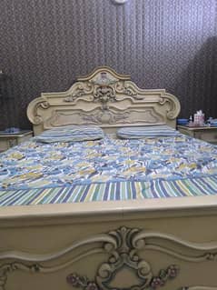 Complete Bed Set with 2 Side tables, 2 Chairs & Dressing