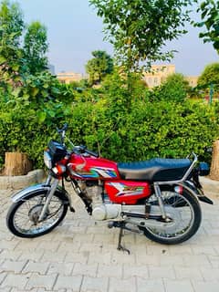 Honda CG-125 2023 Model 10690km Driven Only, 1st owner Mint Condition.