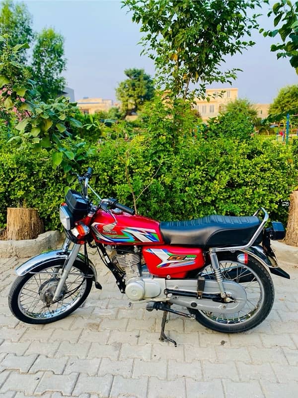 Honda CG-125 2023 Model 10690km Driven Only, 1st owner Mint Condition. 0