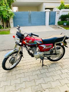 Honda CG-125 2023 Model 10690km Driven Only, 1st owner Mint Condition.