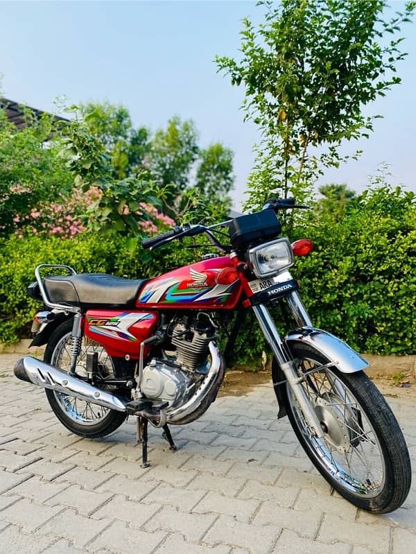 Honda CG-125 2023 Model 10690km Driven Only, 1st owner Mint Condition. 3