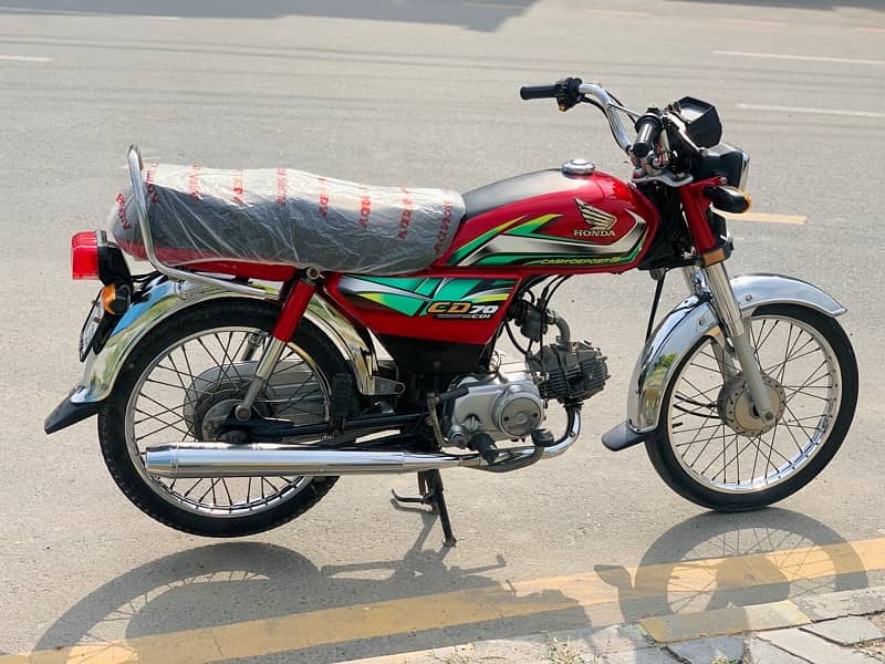 Honda 70 (2022) ka 8 Mahina nikli ha bike A one Lush Condition ha 5