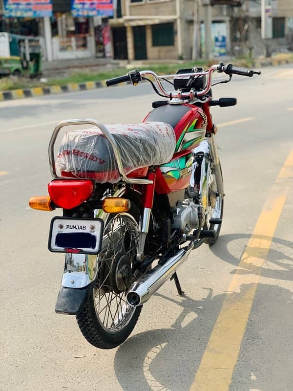 Honda 70 (2022) ka 8 Mahina nikli ha bike A one Lush Condition ha 7