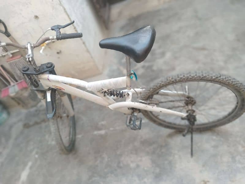 bicycle sale good condition full size 4