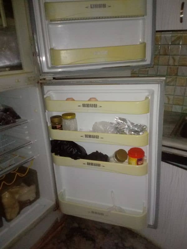 Dawlance refrigerator 0