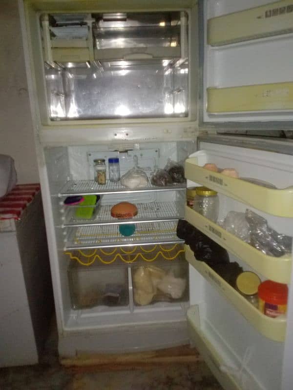 Dawlance refrigerator 1