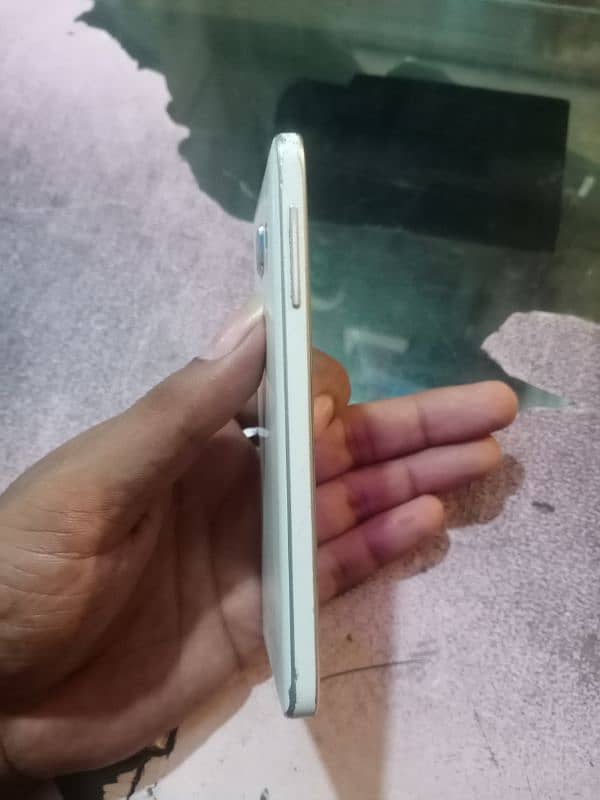 Samsung Galaxy A3 original pinal hai PTA nai hy Baki sb ok hai 2