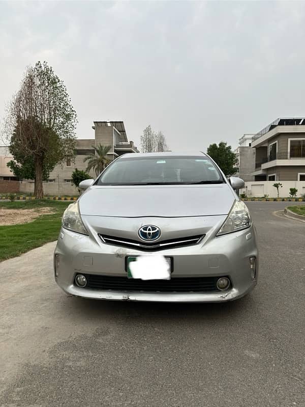 Toyota Prius Alpha 2011 0