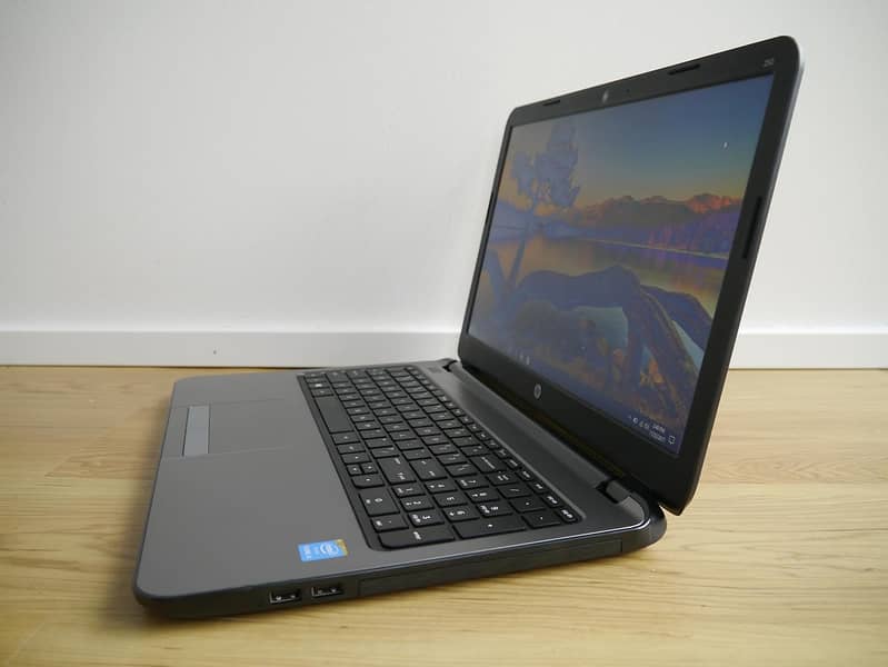 HP 250 G3 15.6" Notebook, Intel 4th Gen i3-4005U, 4GB RAM, 500GB HDD, 2