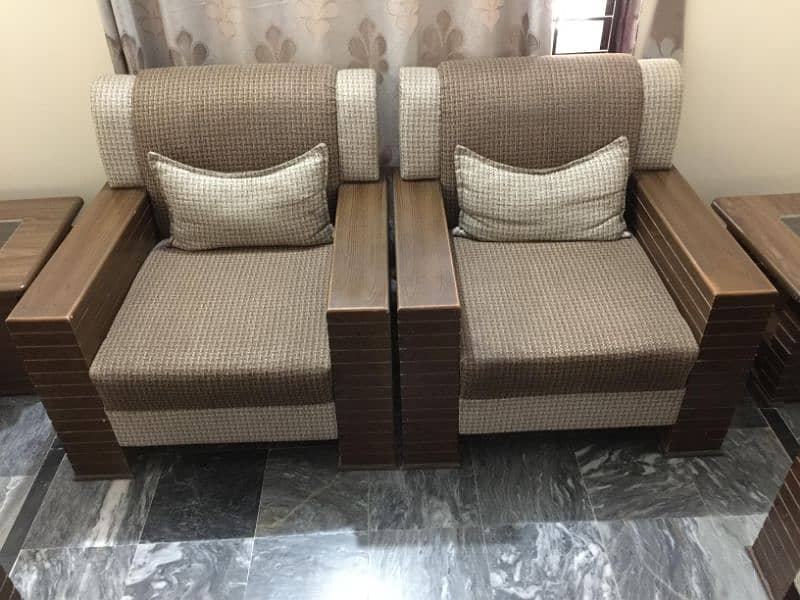 7 Seater Sofa Set And Tables 4