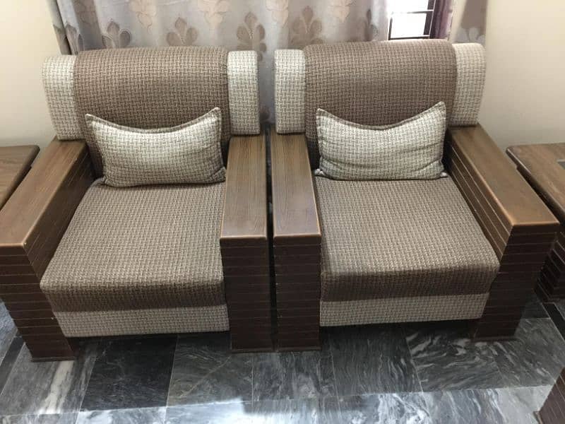 7 Seater Sofa Set And Tables 5