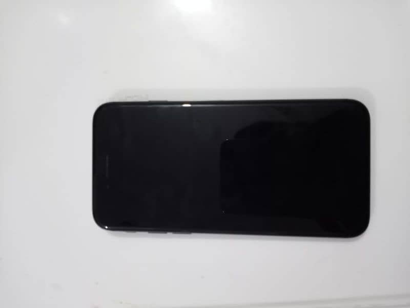 iphone 8 64 GB 9.5/10 condition 3