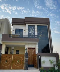 5 MARLA BRAND NEW LUXURY HOUSE AVAILABLE FOR RENT IN DHA 9 TOWN