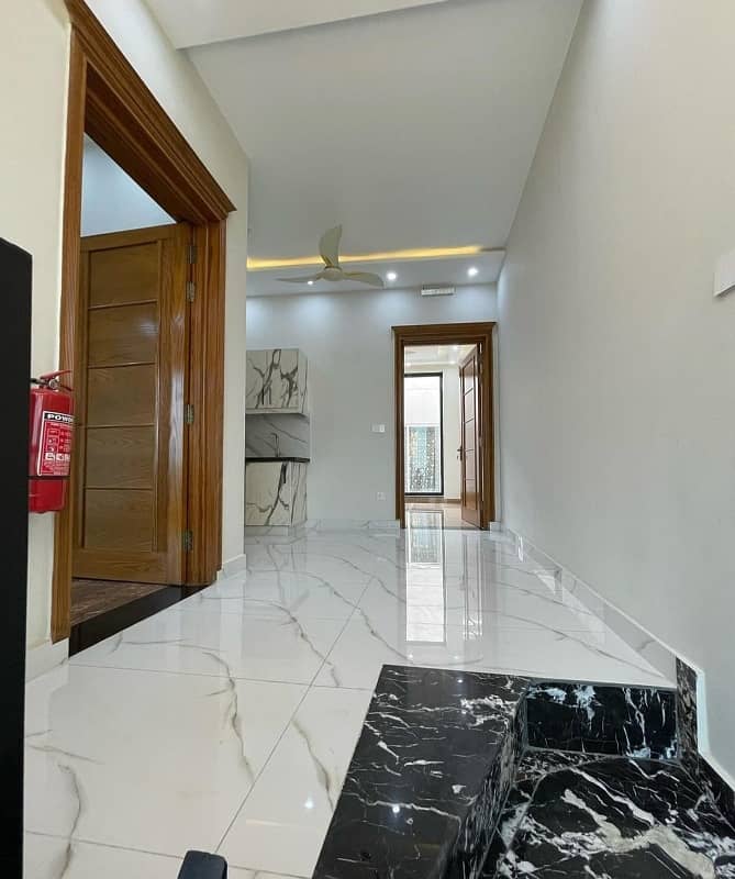 5 MARLA BRAND NEW LUXURY HOUSE AVAILABLE FOR RENT IN DHA 9 TOWN 2