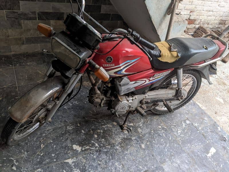 YAMAHA JUNOON 100 CC 2