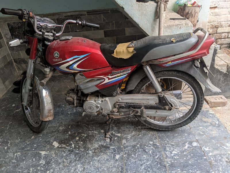 YAMAHA JUNOON 100 CC 3