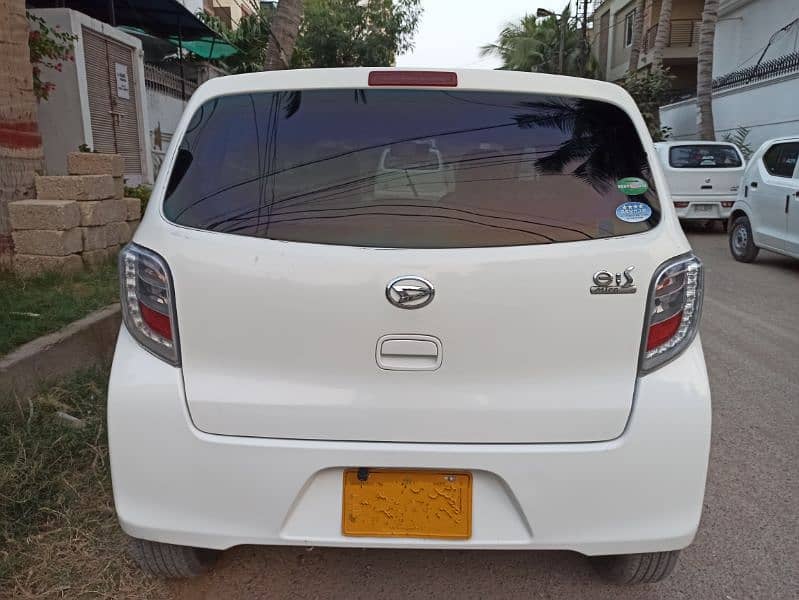 Daihatsu Mira 2015 4