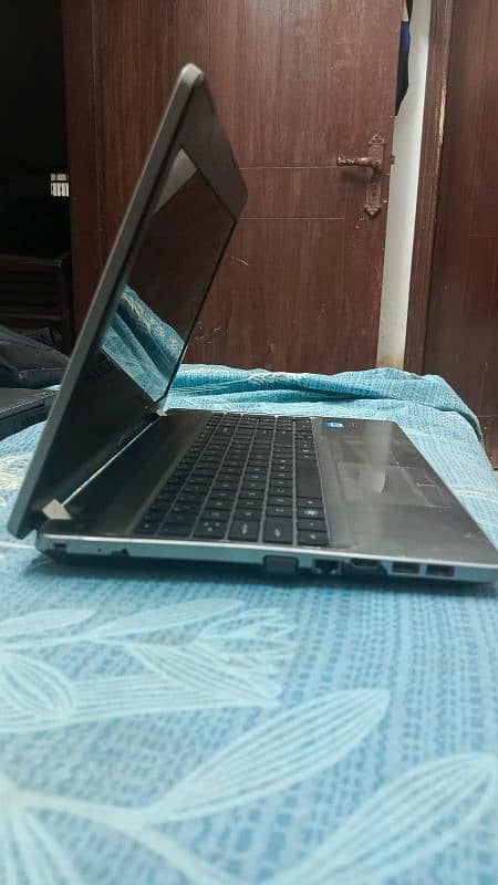 HP laptop ProBook 5