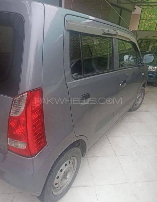 Suzuki Wagon R 2018 1