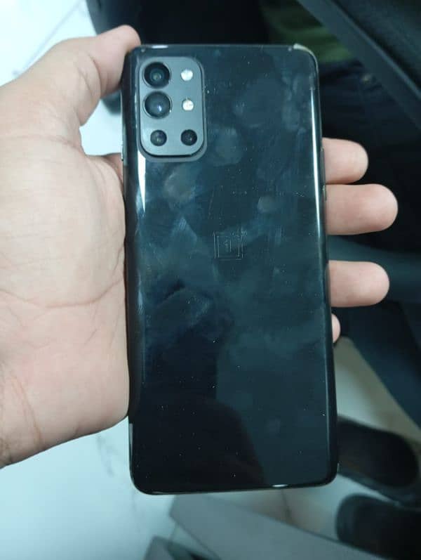 Oneplus 9r 10/10 came from USA with Orignal 65watt Charger 0