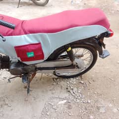 uniqe bike ok h koi km ni h 2017 model 47000 se km ni hog