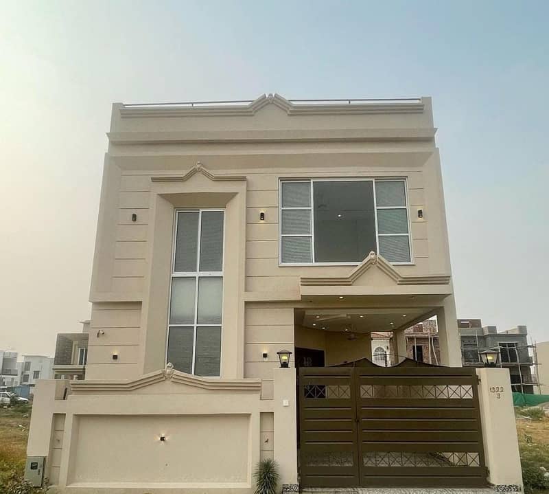 5 Marla Top Of Line Brand New Beautiful Modern Design House For Rent In Dha 9 Town Near Park Top Location 0