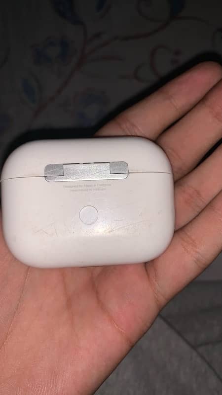 Air pods pro 2nd generation 9/10 condition 4