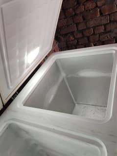 Freezer || Waves Freezer || 10/10 condition.