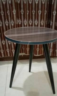 Curved Foldable Side Table