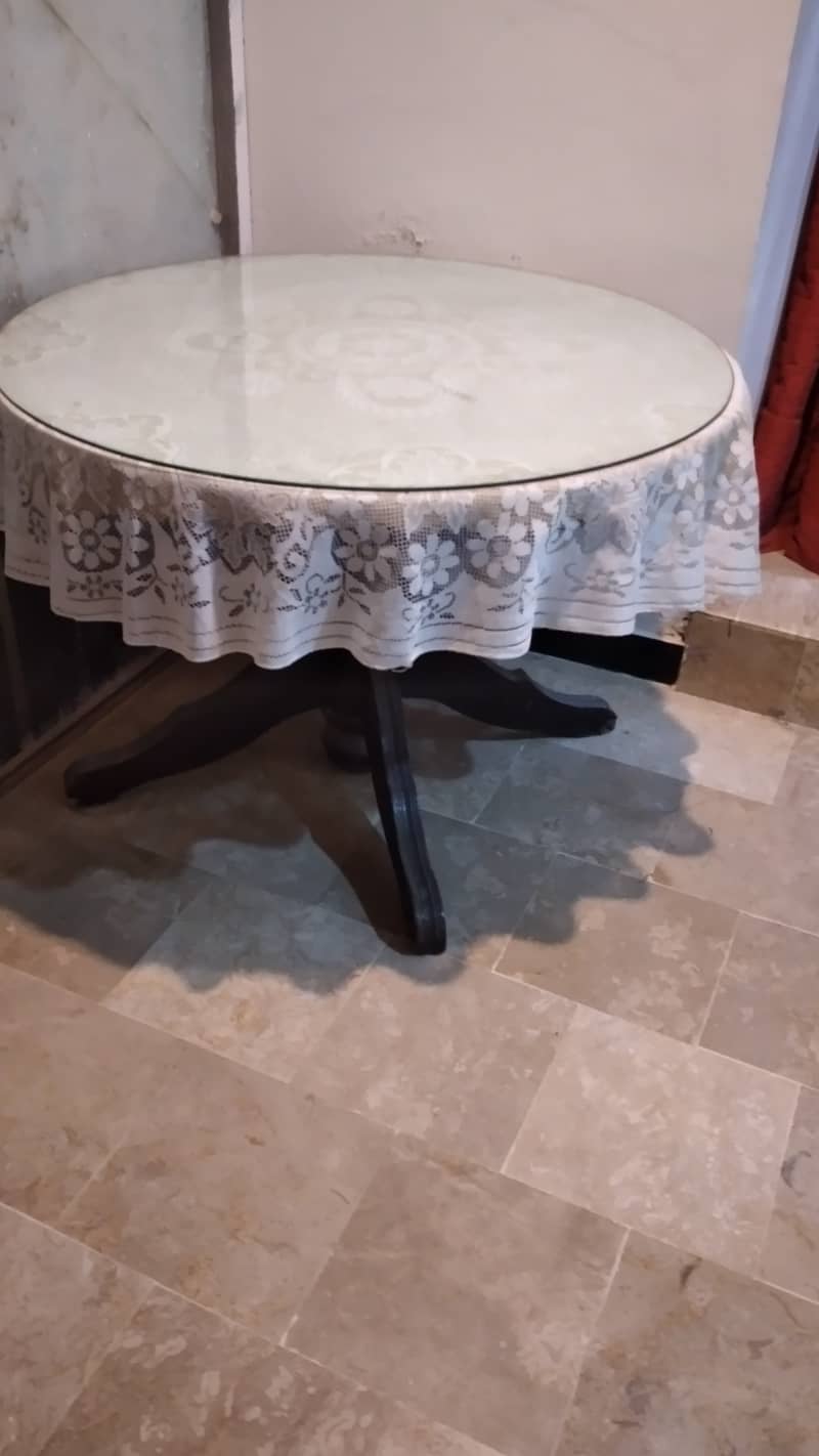 Wooden Round Dining Table 4