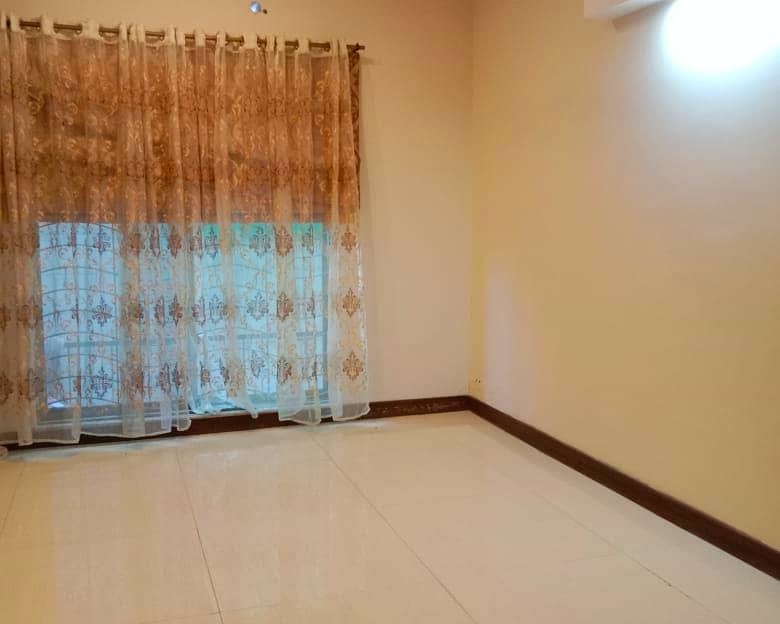 10 Marla Upper portion for Rent in Bahria Town 10