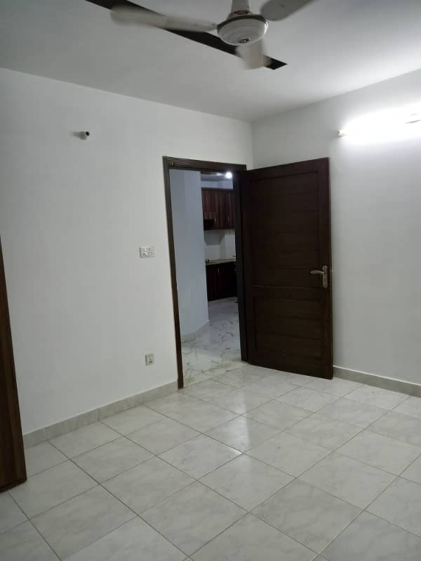 3 Bedroom Unfurnished Apartment Available For Rent in E/11/4 8