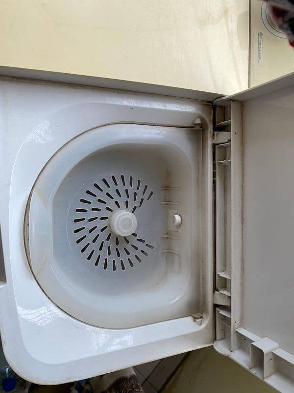 Dawlance Washing Machine 1