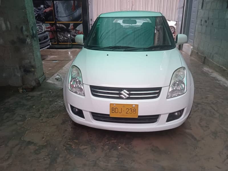 Suzuki Swift 2015 auto 0