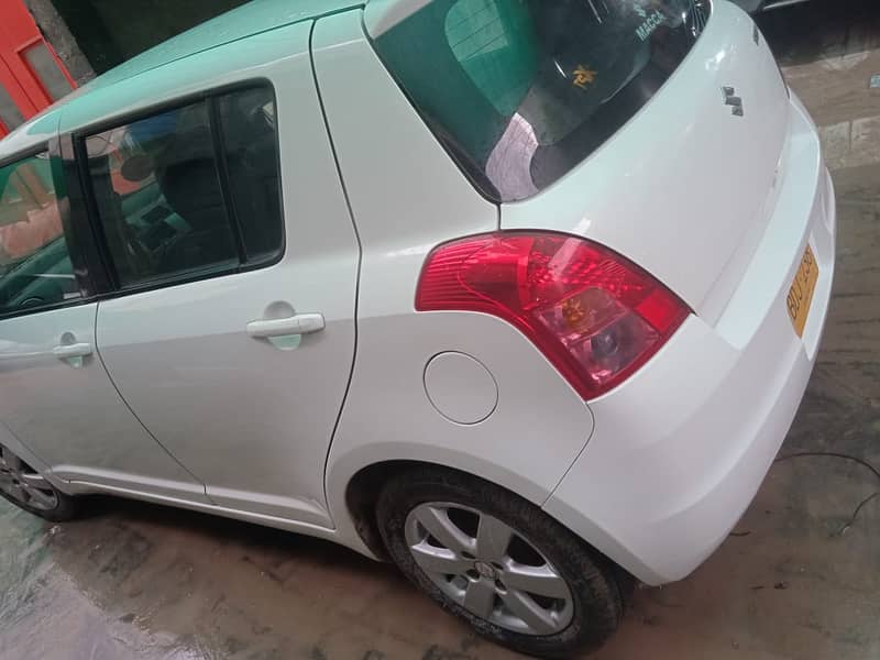 Suzuki Swift 2015 auto 3