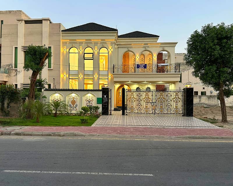 10 Marla Spanish House for Rent in Bahria Town 0