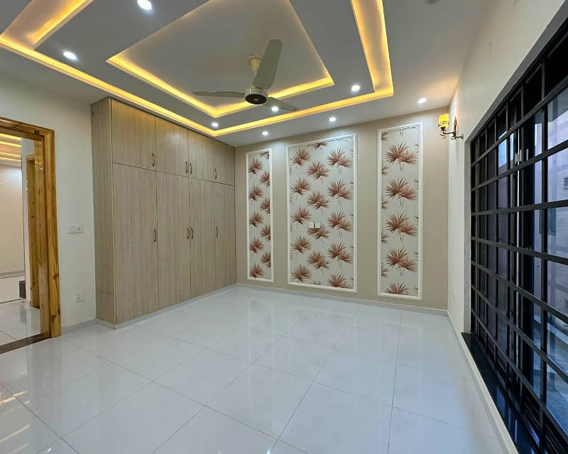 10 Marla Spanish House for Rent in Bahria Town 4