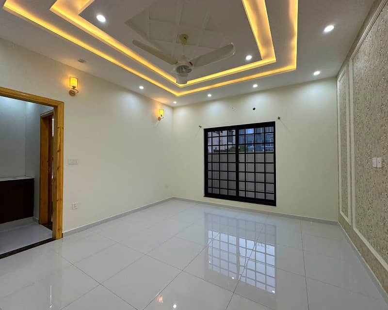 10 Marla Spanish House for Rent in Bahria Town 7