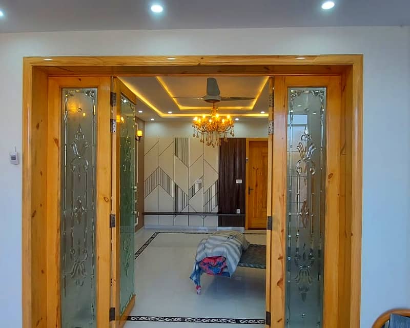 10 Marla Spanish House for Rent in Bahria Town 11