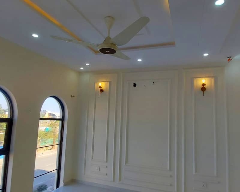 10 Marla Spanish House for Rent in Bahria Town 21