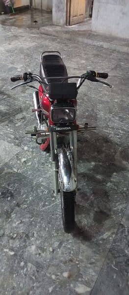 cg 125 2009 model bike is good all okay bike bike number is Peshawar 4