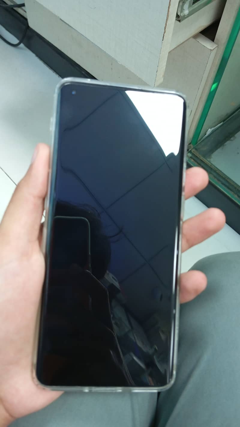 One Plus 9 pro dual SIM patched 10)10 condition 0