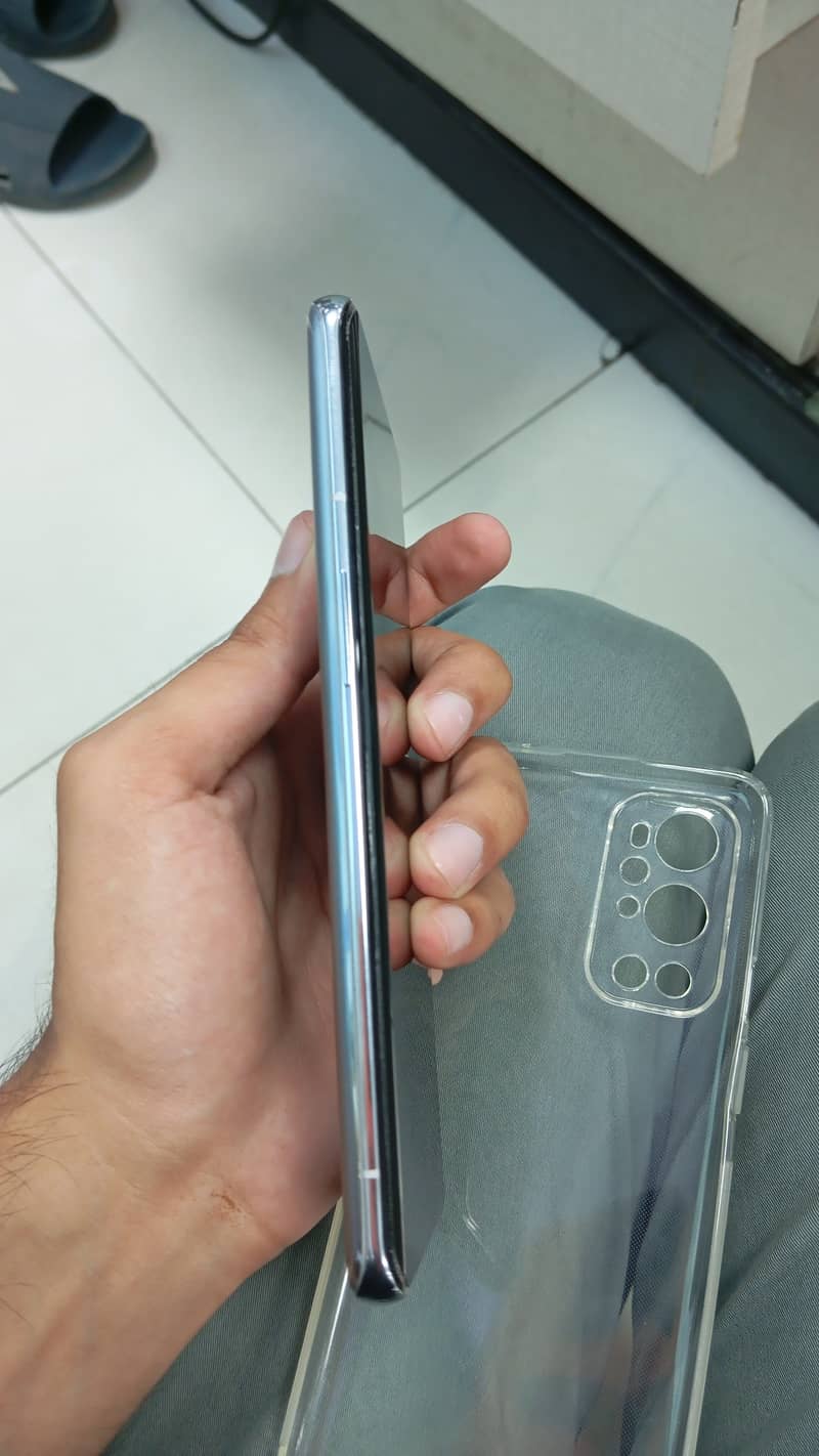 One Plus 9 pro dual SIM patched 10)10 condition 4