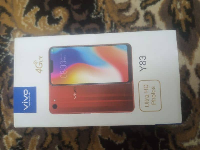 I am selling vivo y83 original 6/128 7