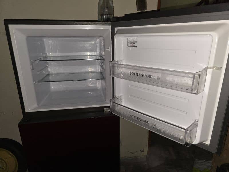 Haeir Refrigerator, scratchless, perfectly working fine. 8