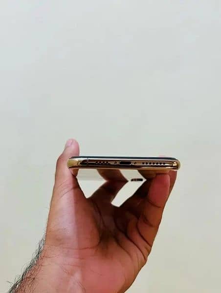 Iphone xs max Pta Approved 256gb  My WhatsApp 03054638321 3