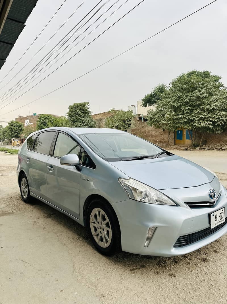 Toyota Prius Alpha 2014 G 3